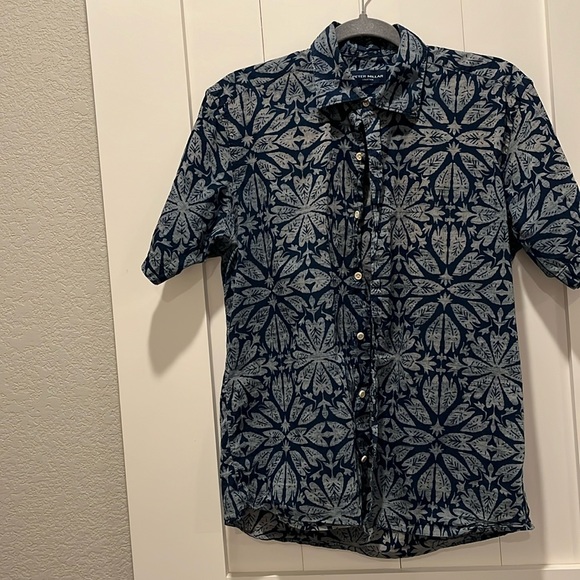 Peter Miller. Short sleeves. Small. - Picture 1 of 3